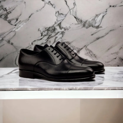 Schwarzes Oxford